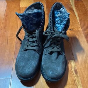 Miz Mooz Chelsea Boot, size 38 (7.5-8.0 med).